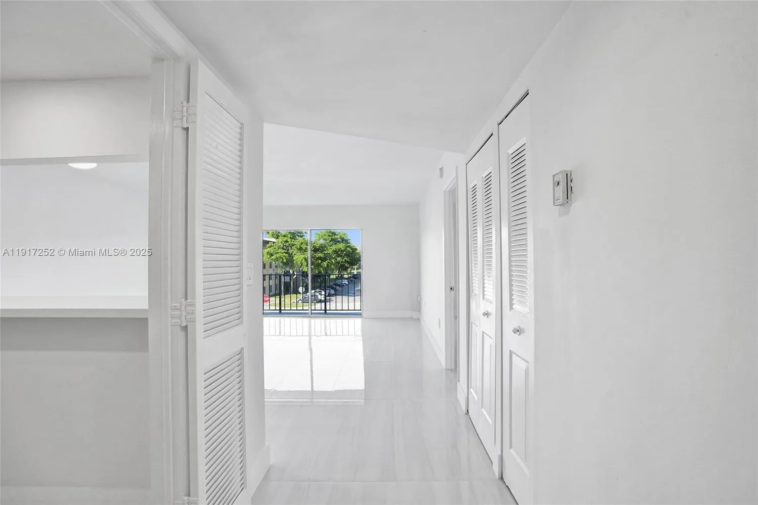 $1,700 | 4164 Inverrary Drive, Unit 305, Lauderhill, FL 33319