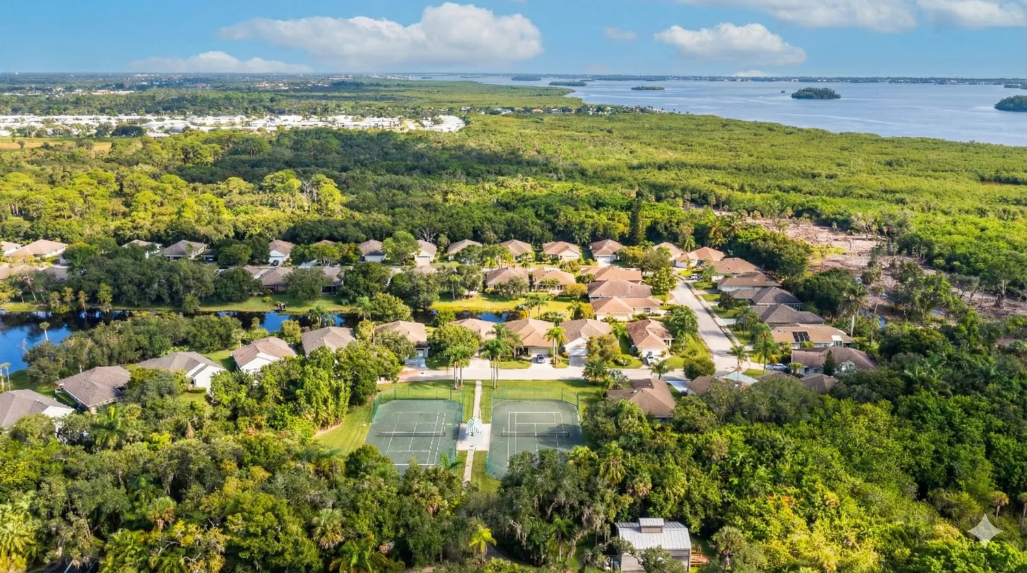 $260,000 | 250 Hawthorne Lane, Vero Beach, FL 32962