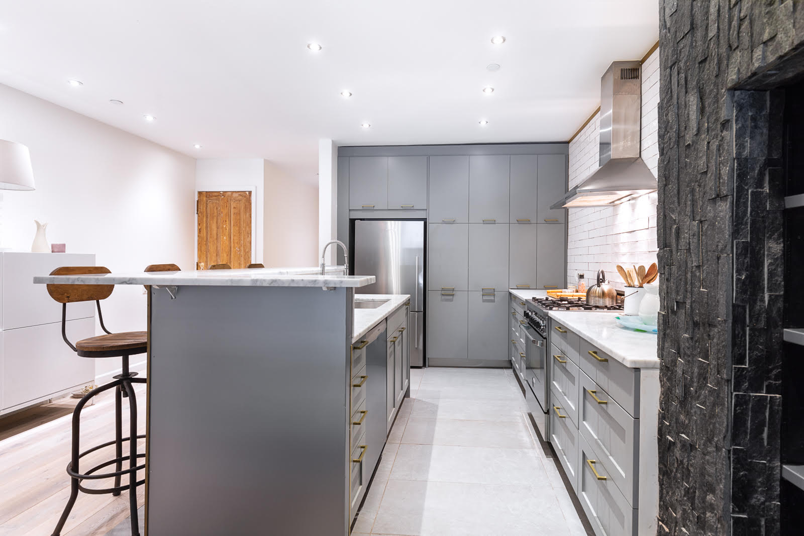 347 West 84th Street, Unit 1 Manhattan, NY 10024 - Photo 3 of 6