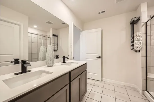 $2,100 | 706 Spur Ridge, Princeton, TX 75407