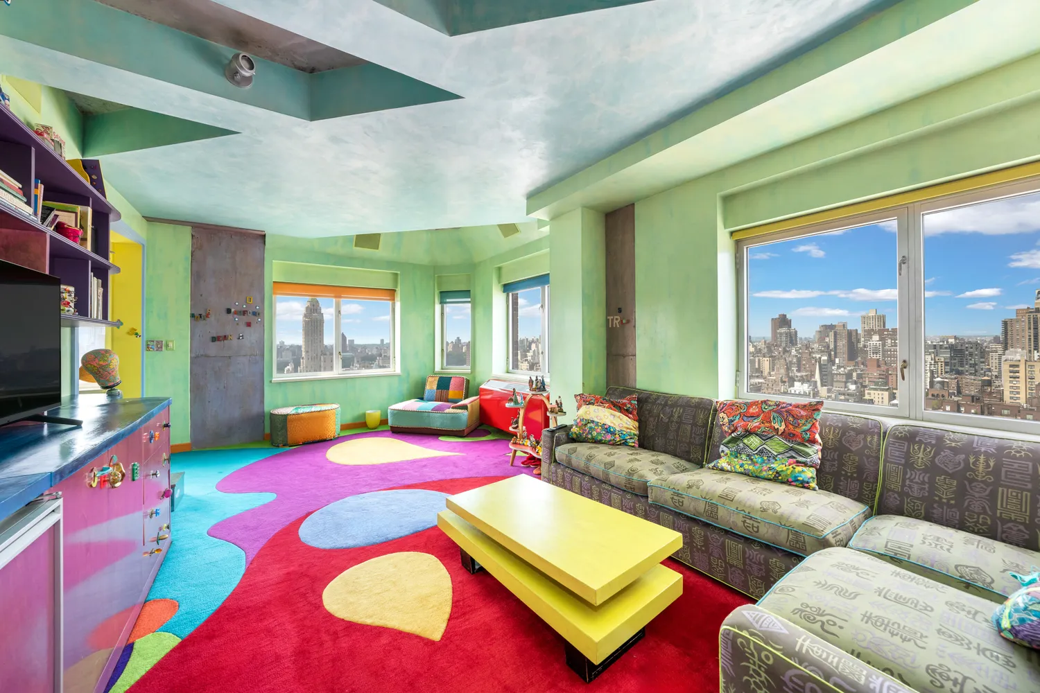 a black and white photo of a painting