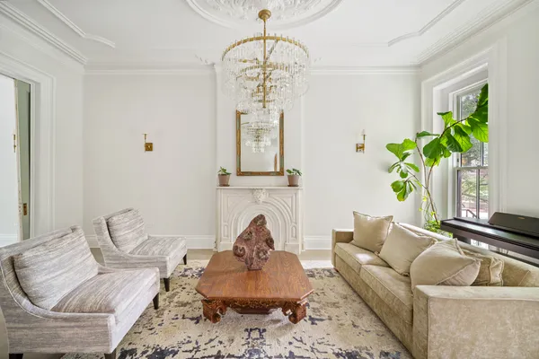 $6,000,000 | 265 6th Avenue | Park Slope