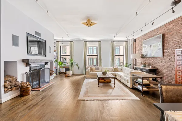 $14,000 | 160 Chambers Street, Unit 3 | TriBeCa