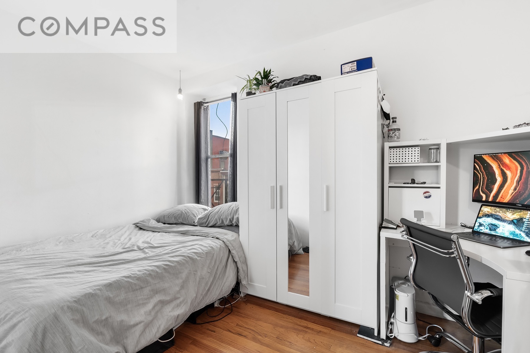 400 West 46th Street, Unit 4B Manhattan, NY 10036 - Photo 2 of 7