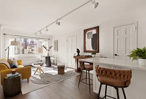 $815,000 | 201 West 21st Street, Unit 5J | Chelsea