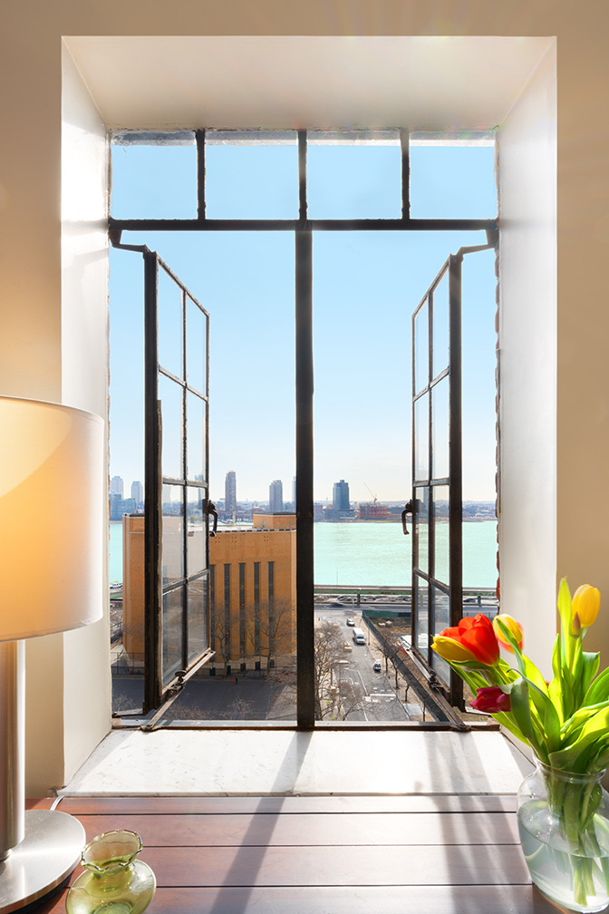 25 Tudor City Place, Unit 923 Manhattan, NY 10017 - Photo 4 of 8 Gallery Image 4
