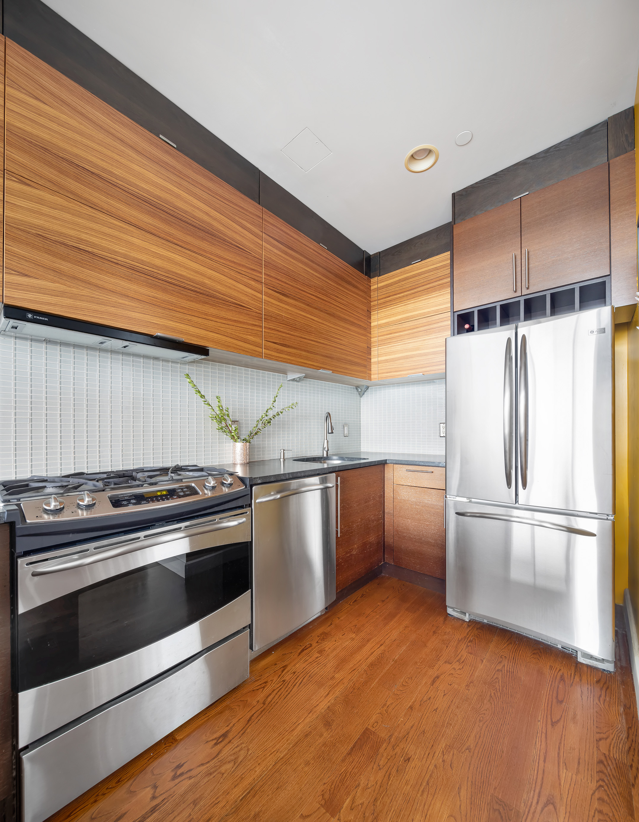 11-24 31st Avenue, Unit 7C Queens, NY 11106 - Photo 5 of 12 Gallery Image 5