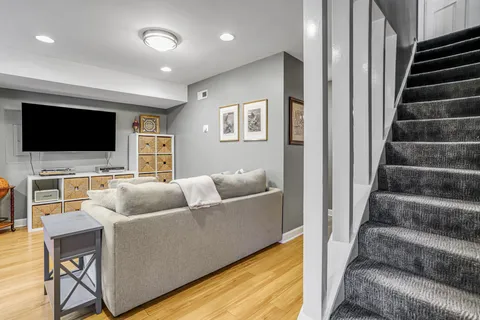 $799,900 | 313 M Street Northwest, Washington, DC 20001