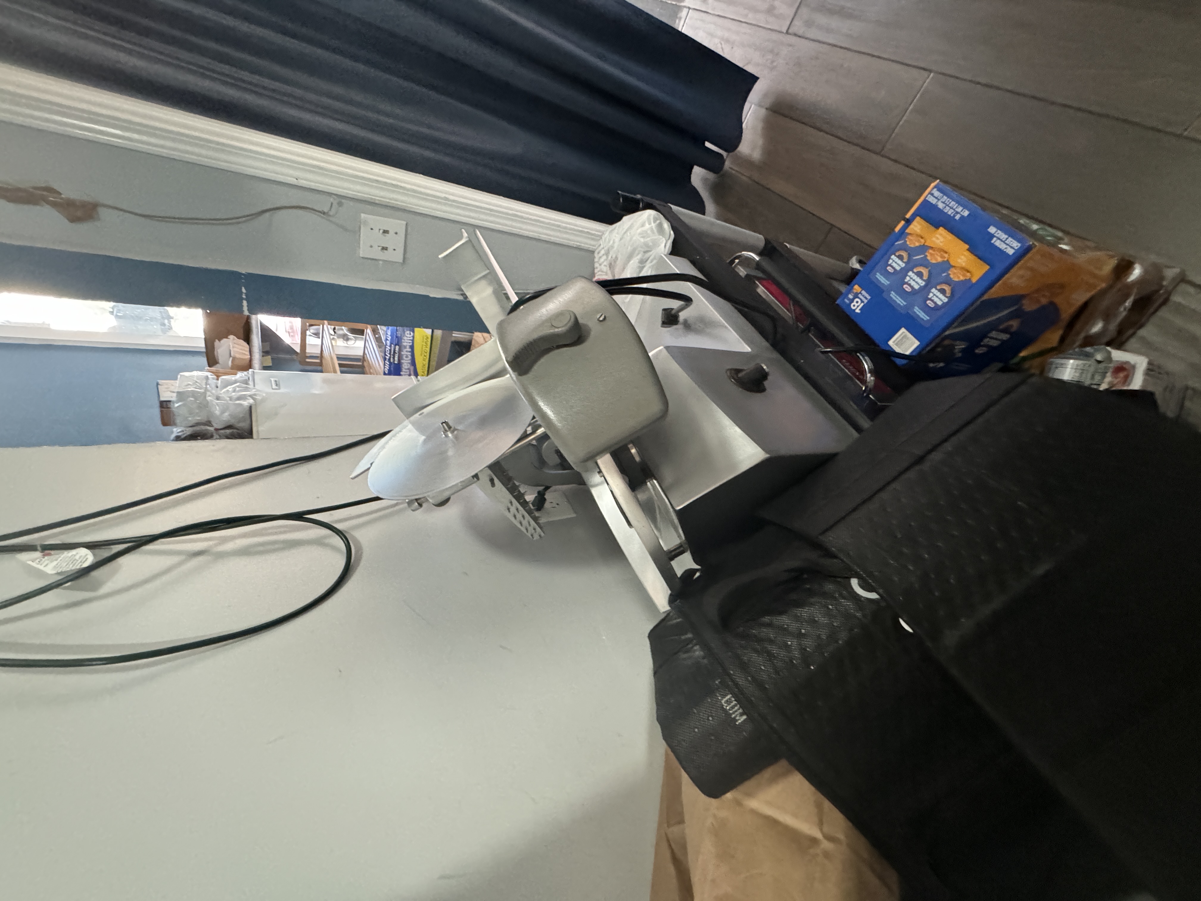 201 Fell Street San Francisco, CA 94102 - Photo 9 of 30 a living room with furniture