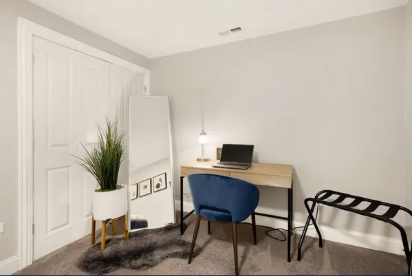 $5,000 | 1727 North Clybourn Avenue, Unit 1, Chicago, IL 60614