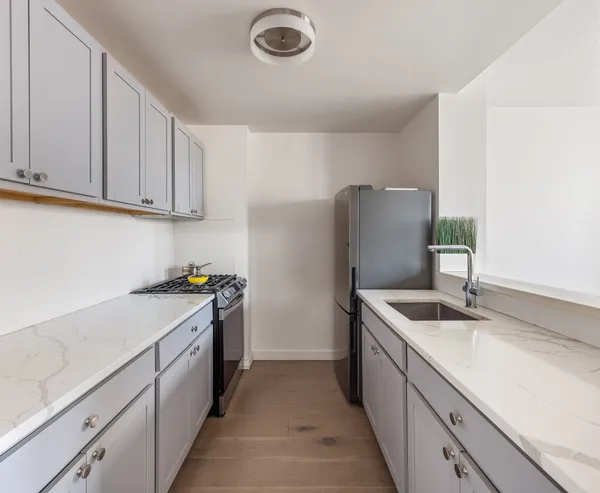 $5,000 | 60 Oceana Drive West, Unit 10A | Brighton Beach