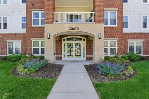 $525,000 | 20650 Hope Spring Terrace, Unit 301, Ashburn, VA 20147