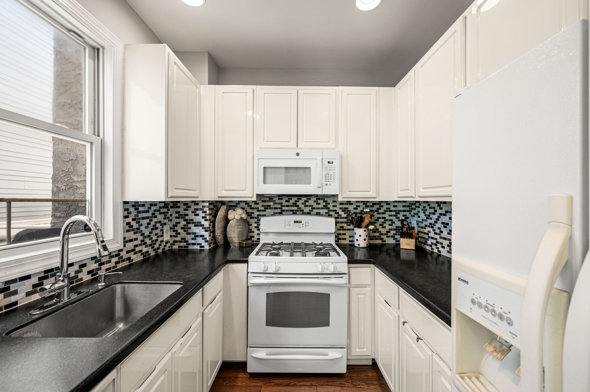 929 South 18th Street Philadelphia, PA 19146 - Photo 19 of 37