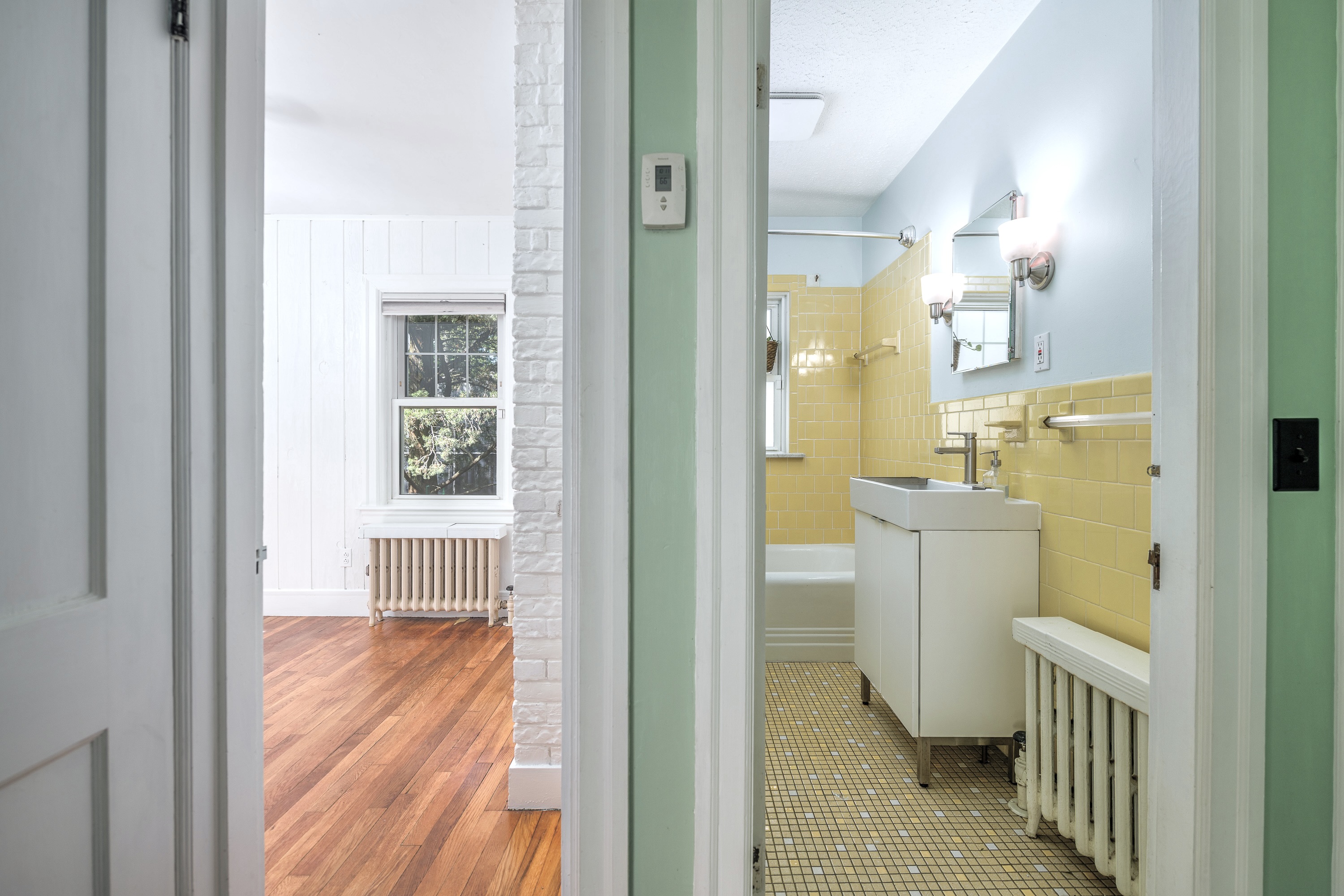 31 Errol Street Warwick, RI 02888 - Photo 7 of 38