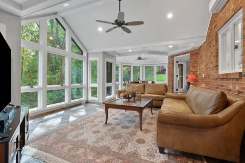 $1,995,000 | 13352 Weston Park Drive, St. Louis, MO 63131