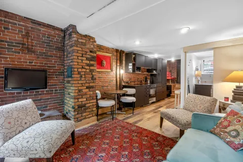 $579,500 | 17 Grove Street, Unit 1, Boston, MA 02114