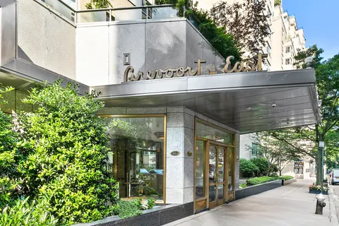 $3,695,000 | 20 East 9th Street, Unit 20F | Greenwich Village