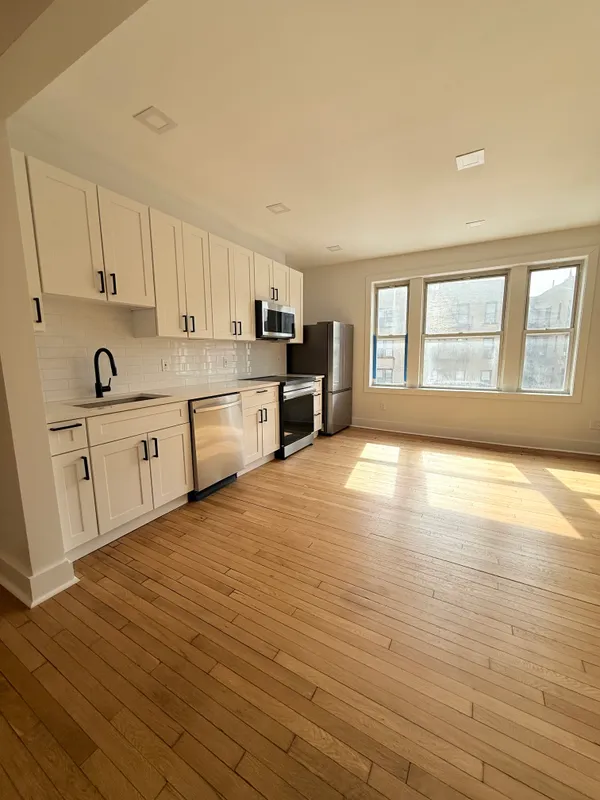 $4,100 | 132 Remsen Street, Unit 9 | Brooklyn Heights