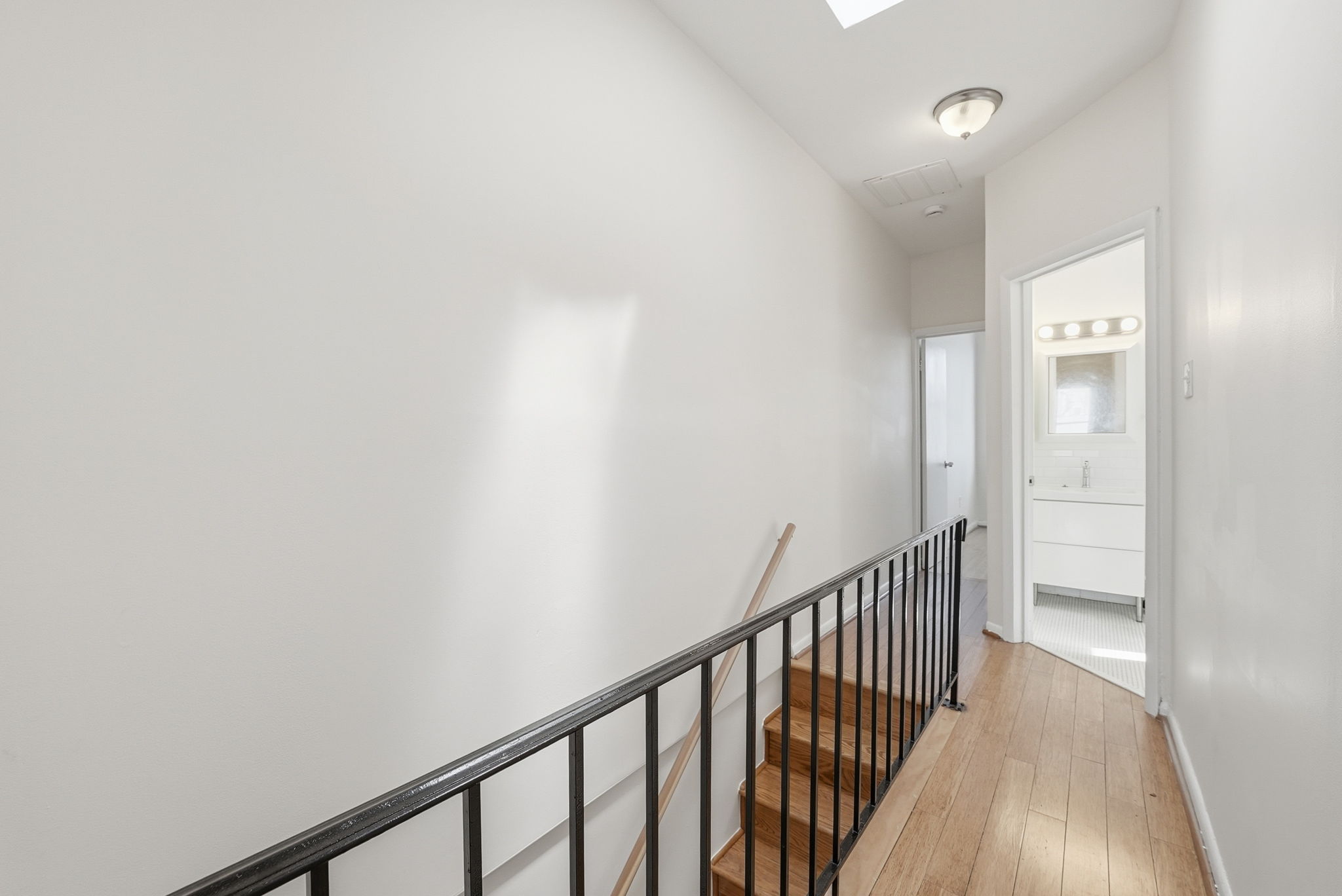 707 15th Street Northeast Washington, DC 20002 - Photo 8 of 27