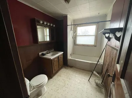 $60,000 | 203 East Washington Street, Avon, IL 61415