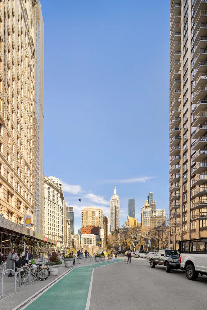$2,295,000 | 21 East 22nd Street, Unit PH12F | Flatiron