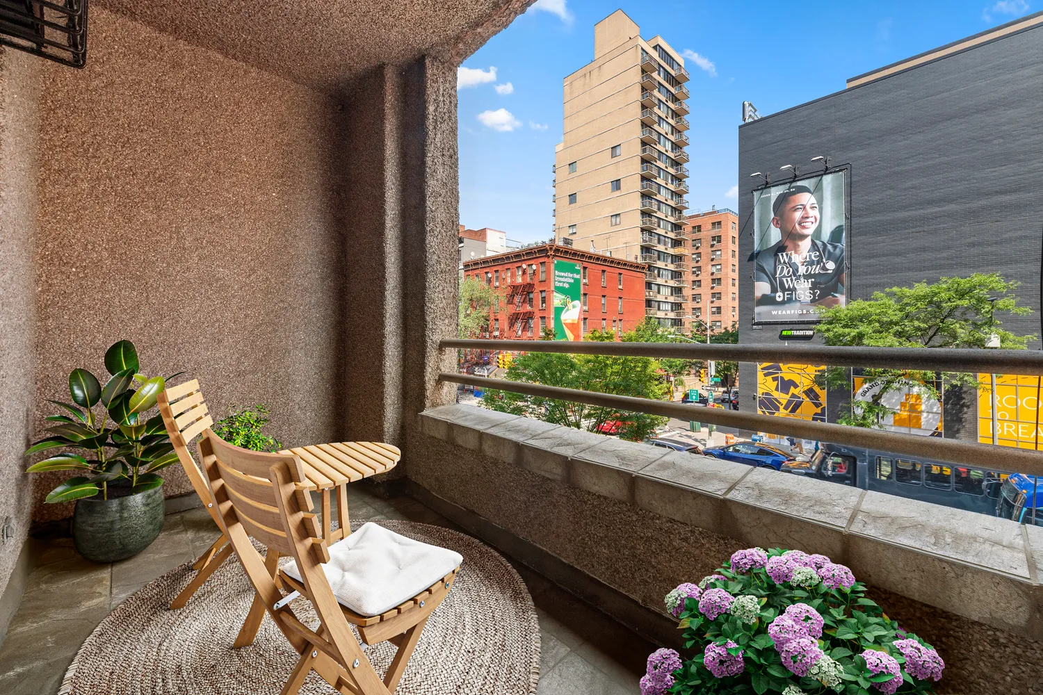 $795,000 | 350 East 62nd Street, Unit 2B | Lenox Hill