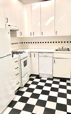 1716 2nd Avenue, Unit 4C Manhattan, NY 10128 - Photo 2 of 8 Gallery Image 2