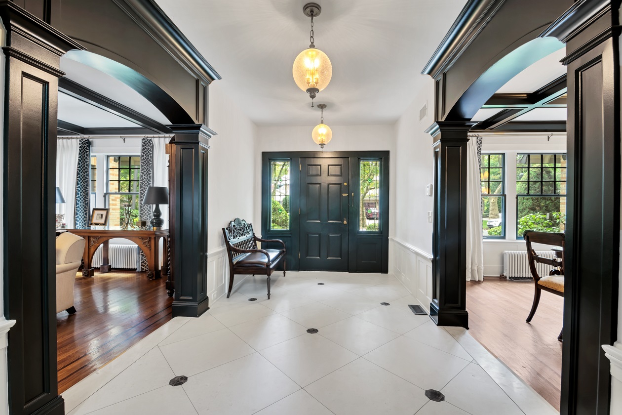 35 Grymes Hill Road Staten Island, NY 10301 - Photo 4 of 31