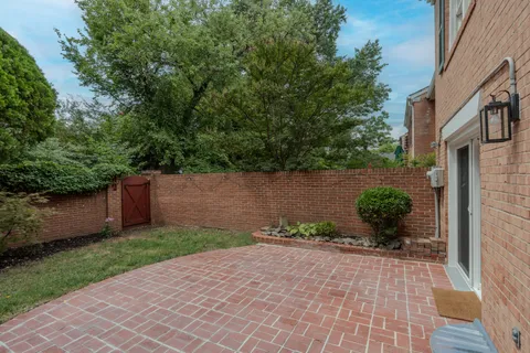 $830,000 | 3726 12th Street South, Arlington, VA 22204