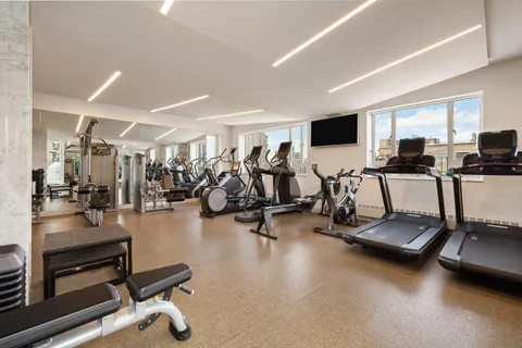 $3,150,000 | 30 East 62nd Street, Unit 4A | Lenox Hill