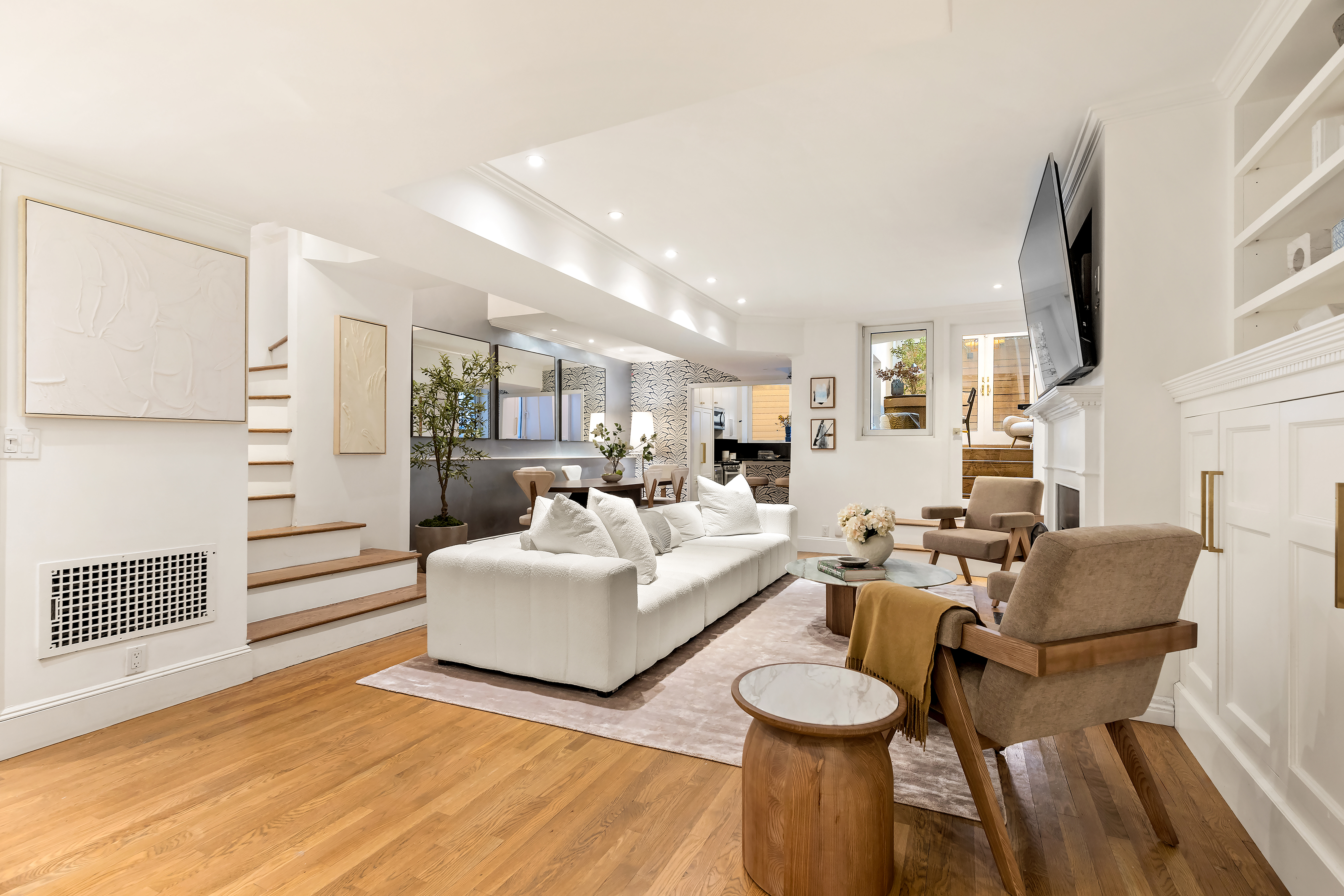 14 East 68th Street, Unit B Manhattan, NY 10065 - Photo 2 of 22