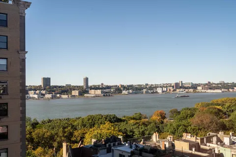 $2,349,000 | 320 West 76th Street, Unit 7DE | Upper West Side