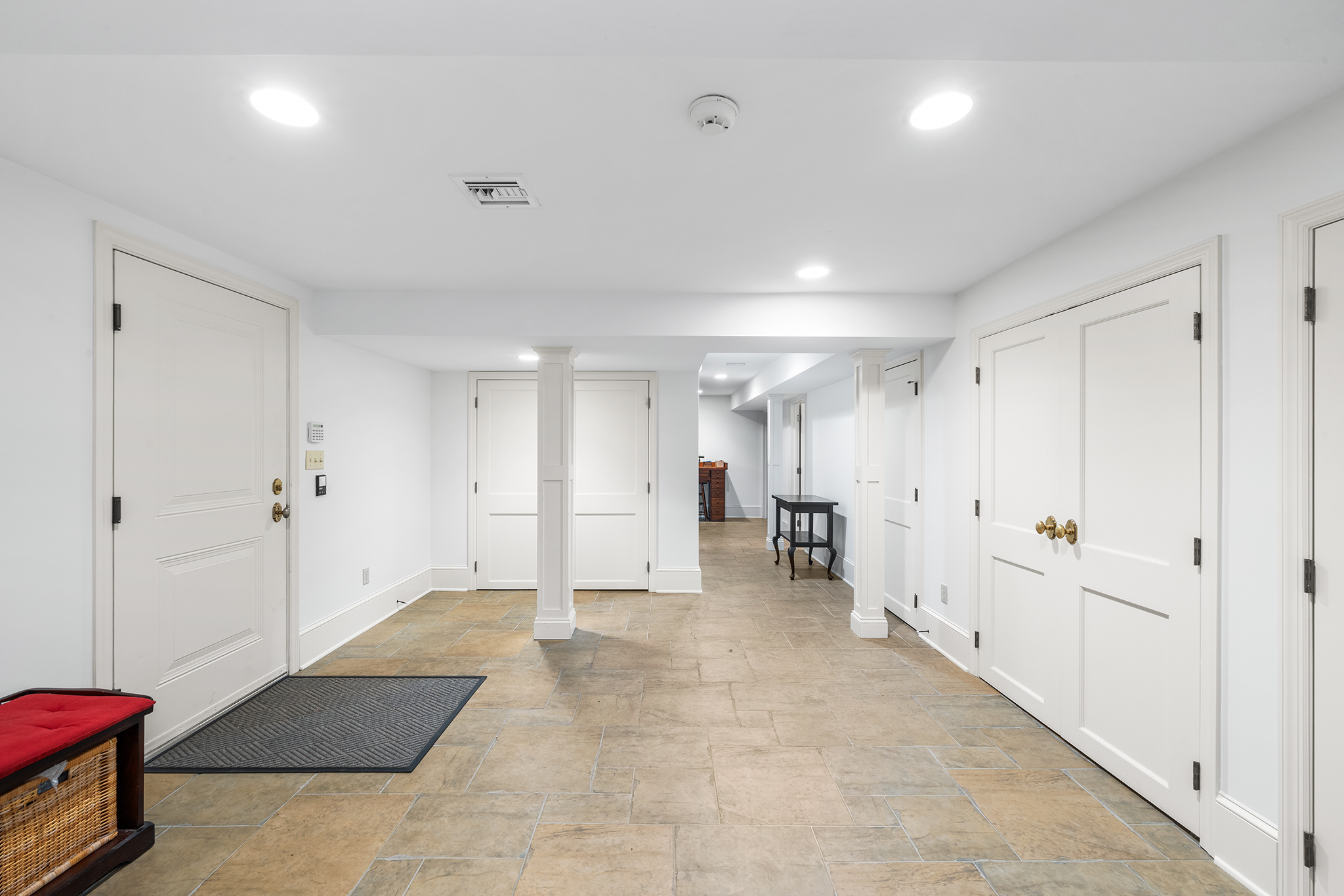 718 Arlington Road Narberth, PA 19072 - Photo 30 of 47 a view of a hallway