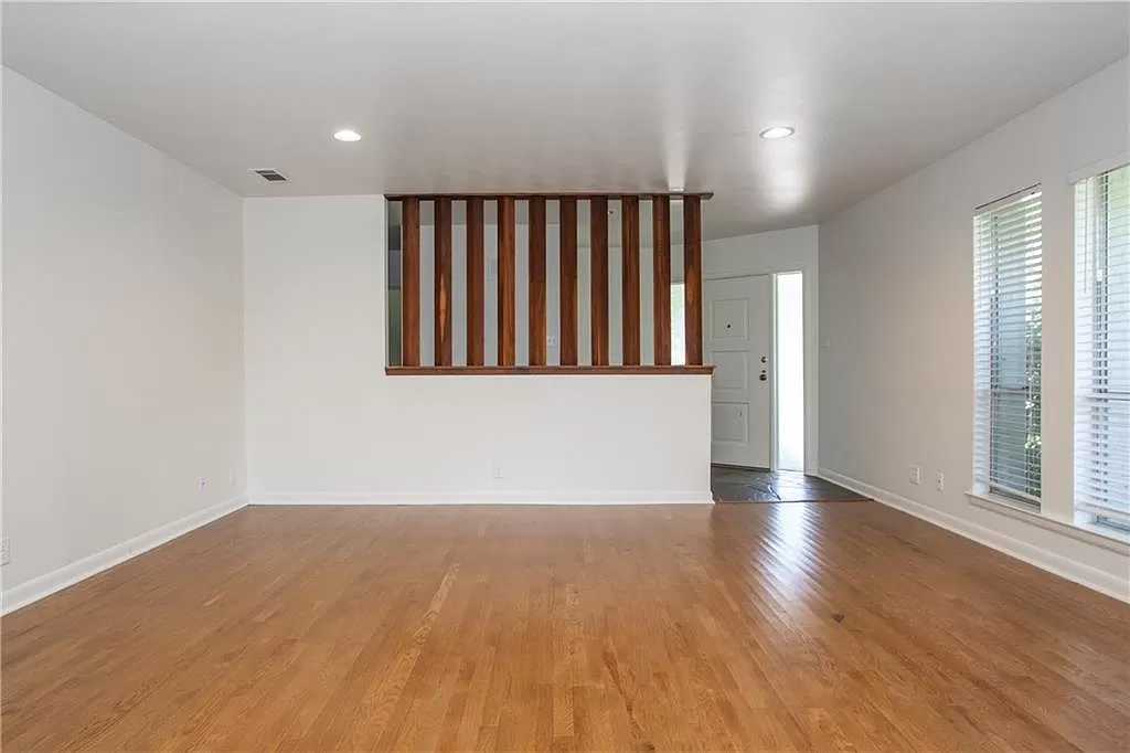 616 Edgefield Road Fort Worth, TX 76107 - Photo 6 of 35