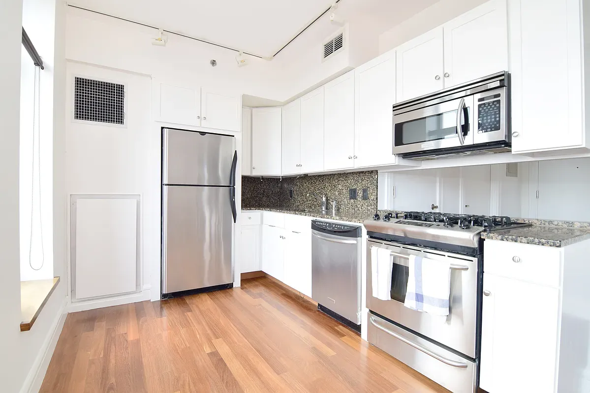 $750,000 | 346 Coney Island Avenue, Unit 904 | Windsor Terrace