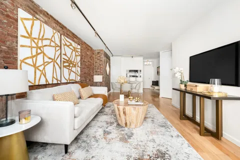 $825,000 | 77 Bleecker Street, Unit 421E | Greenwich Village
