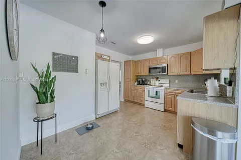 $1,495,000 | 10600 Southwest 80th Court, Miami, FL 33156