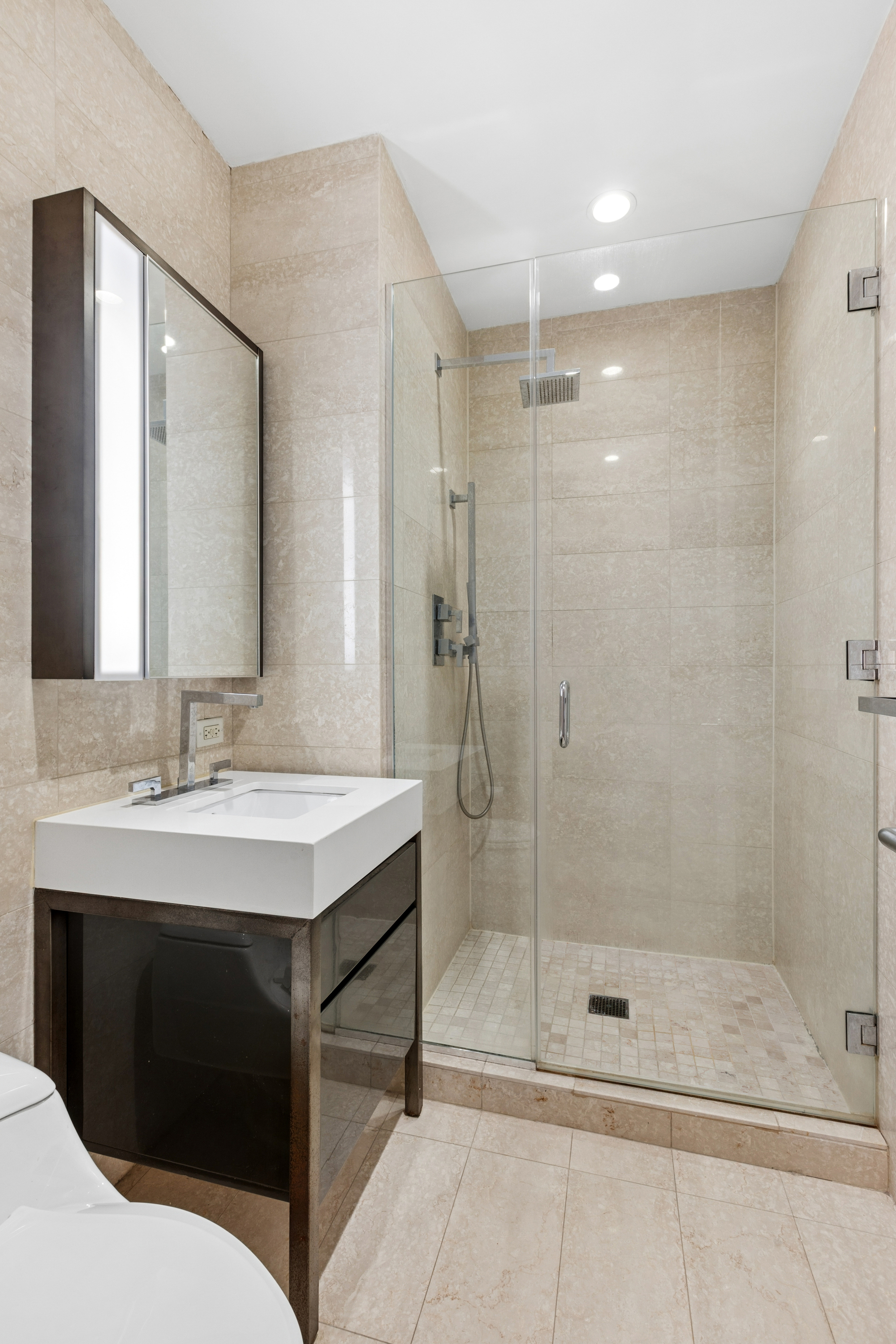 75 Wall Street, Unit 36O Manhattan, NY 10005 - Photo 12 of 27 Gallery Image 12