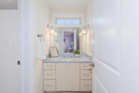Contact Agent | 5601 Vernon Place, Bethesda, MD 20817