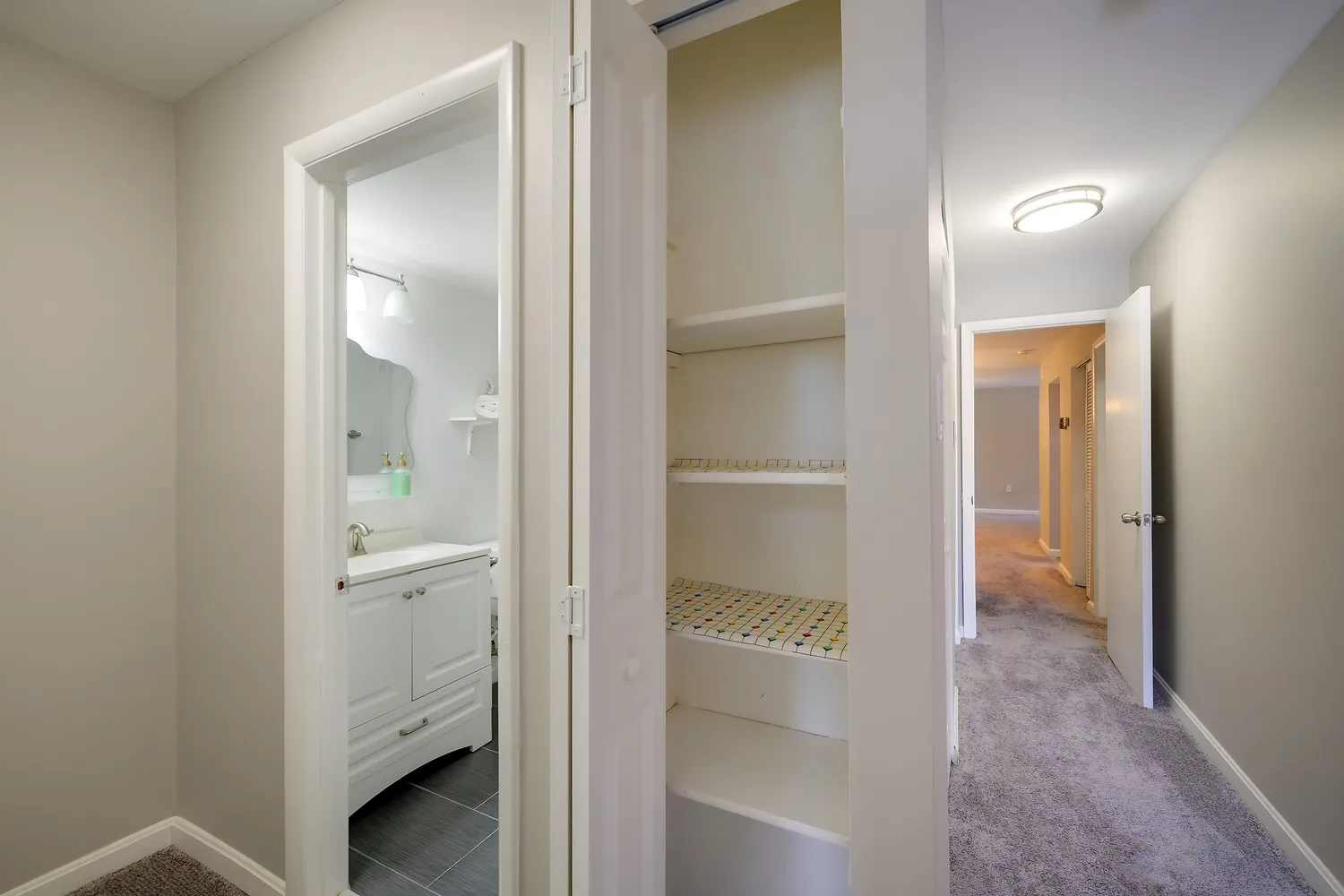 $240,000 | 7728 Hanover Parkway, Unit 203, Greenbelt, MD 20770