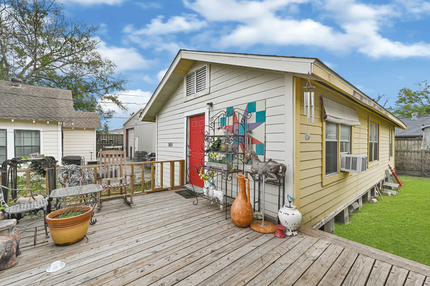 $1,200 | 969 Wakefield Drive, Houston, TX 77018