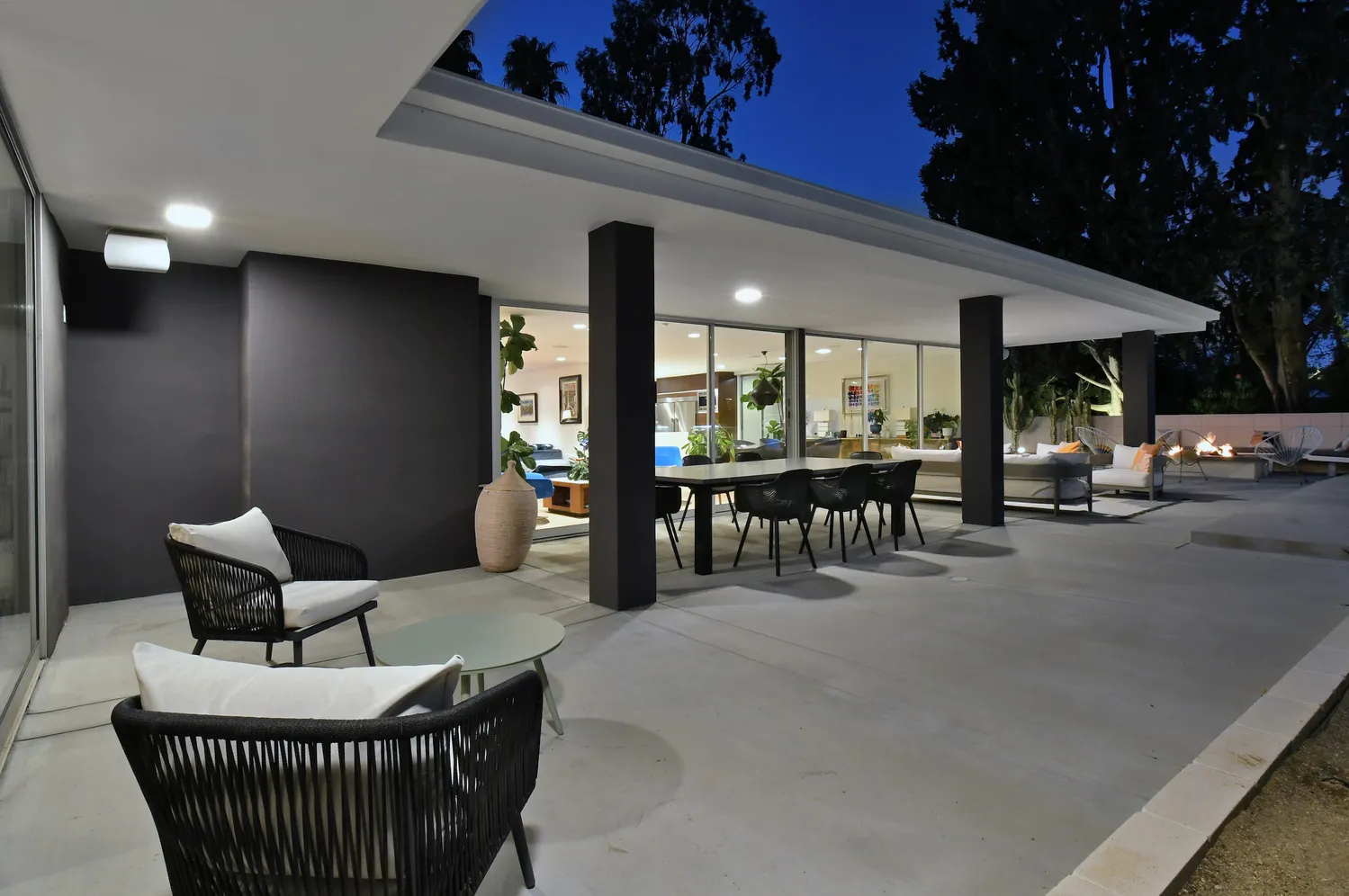 $3,025,000 | 20150 Delita Drive, Woodland Hills, CA 91364