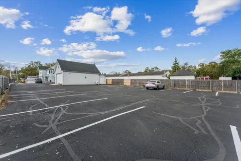 $2,795,000 | 13500 Main Road, Mattituck, NY 11952