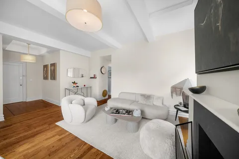 $2,500,000 | 25 5th Avenue, Unit 12F | Greenwich Village