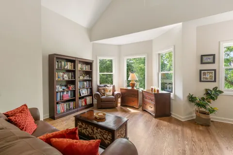 $1,500,000 | 1238 West Wellington Avenue, Chicago, IL 60657