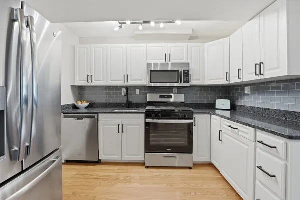 $795,000 | 625 North Alfred Street, Alexandria, VA 22314