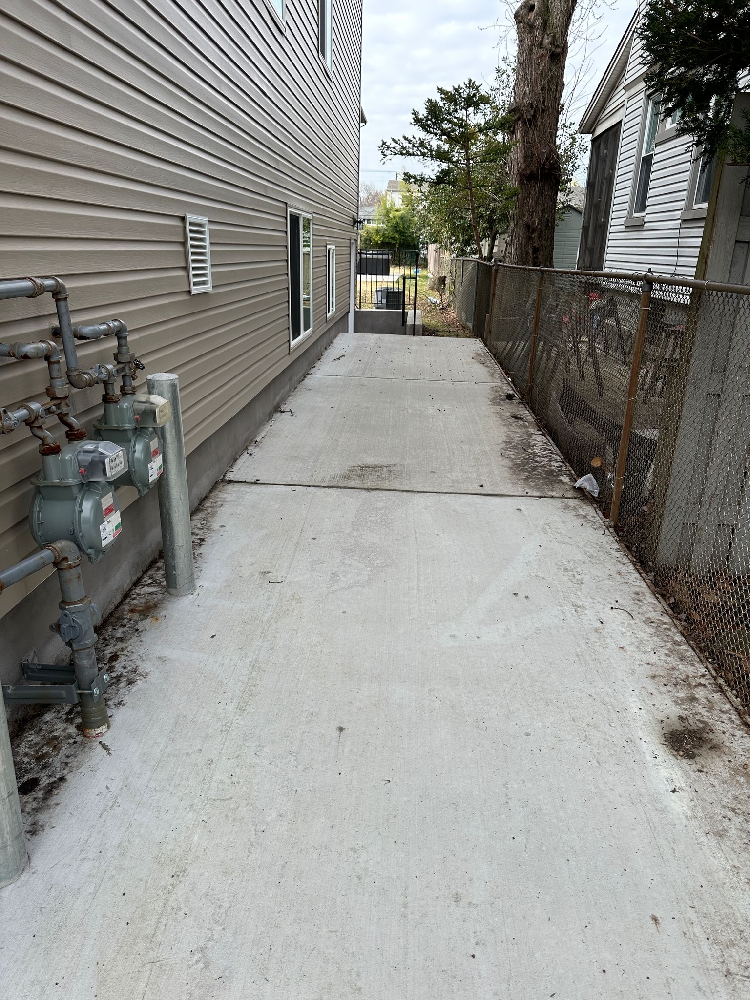 152 Davis Avenue, Unit 1 Staten Island, NY 10310 - Photo 7 of 7 a view of a house with a yard