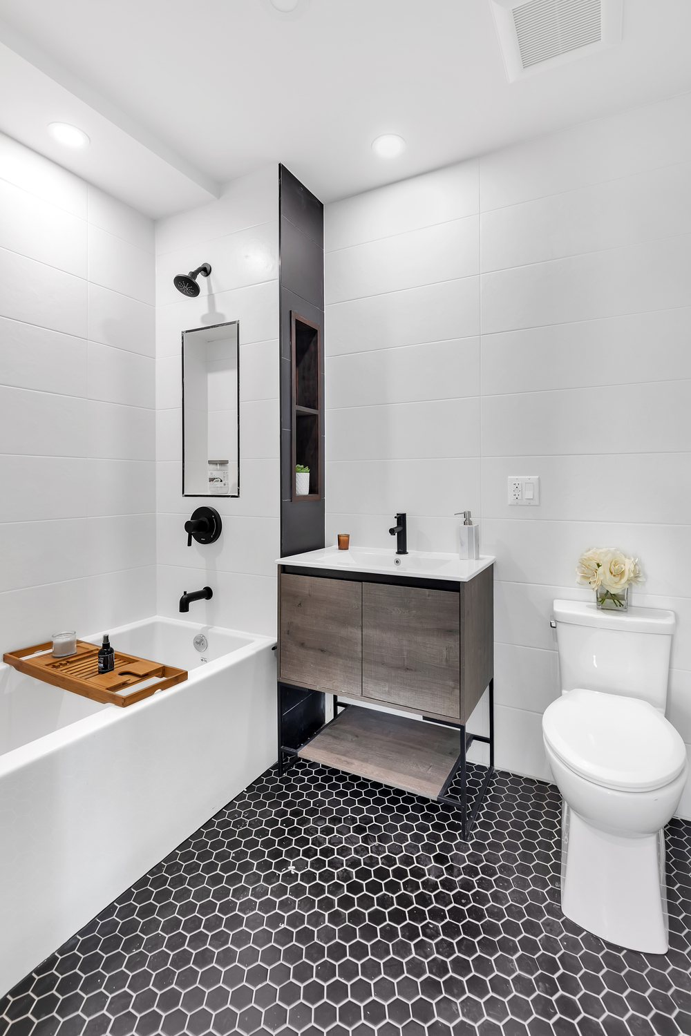 511 Evergreen Avenue, Unit 4D Brooklyn, NY 11221 - Photo 6 of 9