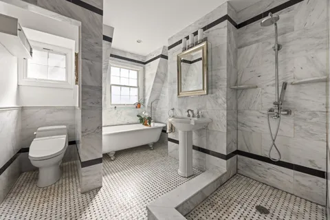 $1,995,000 | 25 Chester Court | Prospect Lefferts Gardens