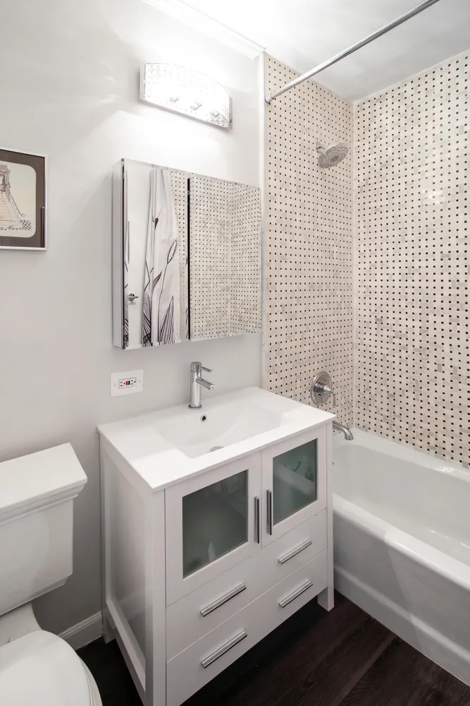 $849,000 | 44 West 62nd Street, Unit 2F | Upper West Side